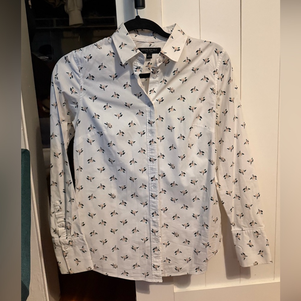 Banana Republic Riley shirt size 2